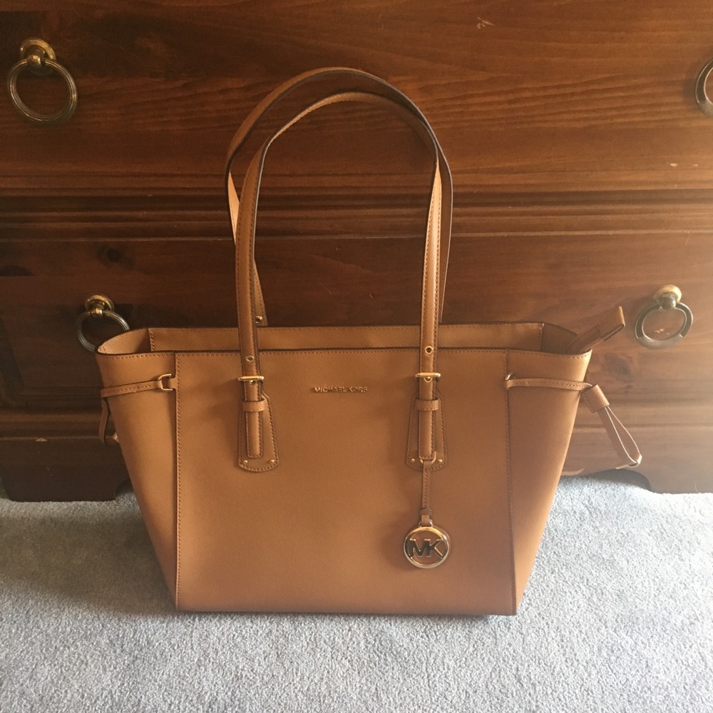 Brand new Michael Kors Voyager tote